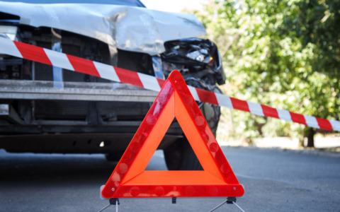 Suv contro le auto in sosta a San Benedetto